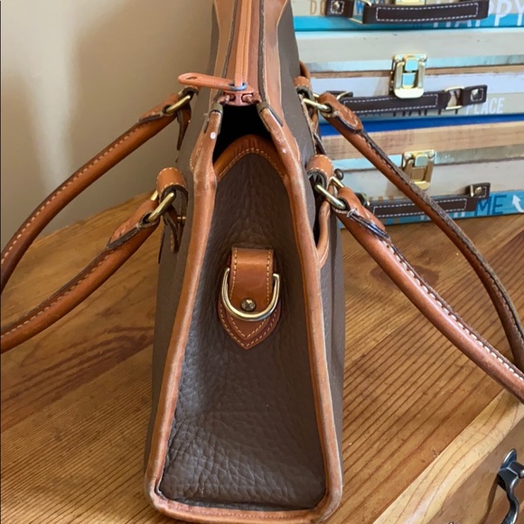 🎀Dooney and Bourke purse🎀 - Picture 6 of 13
